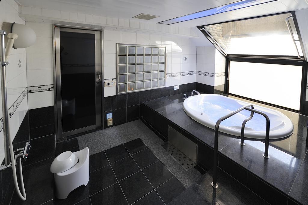 Water Hotel Mw (Adults Only) Saitama Exteriör bild